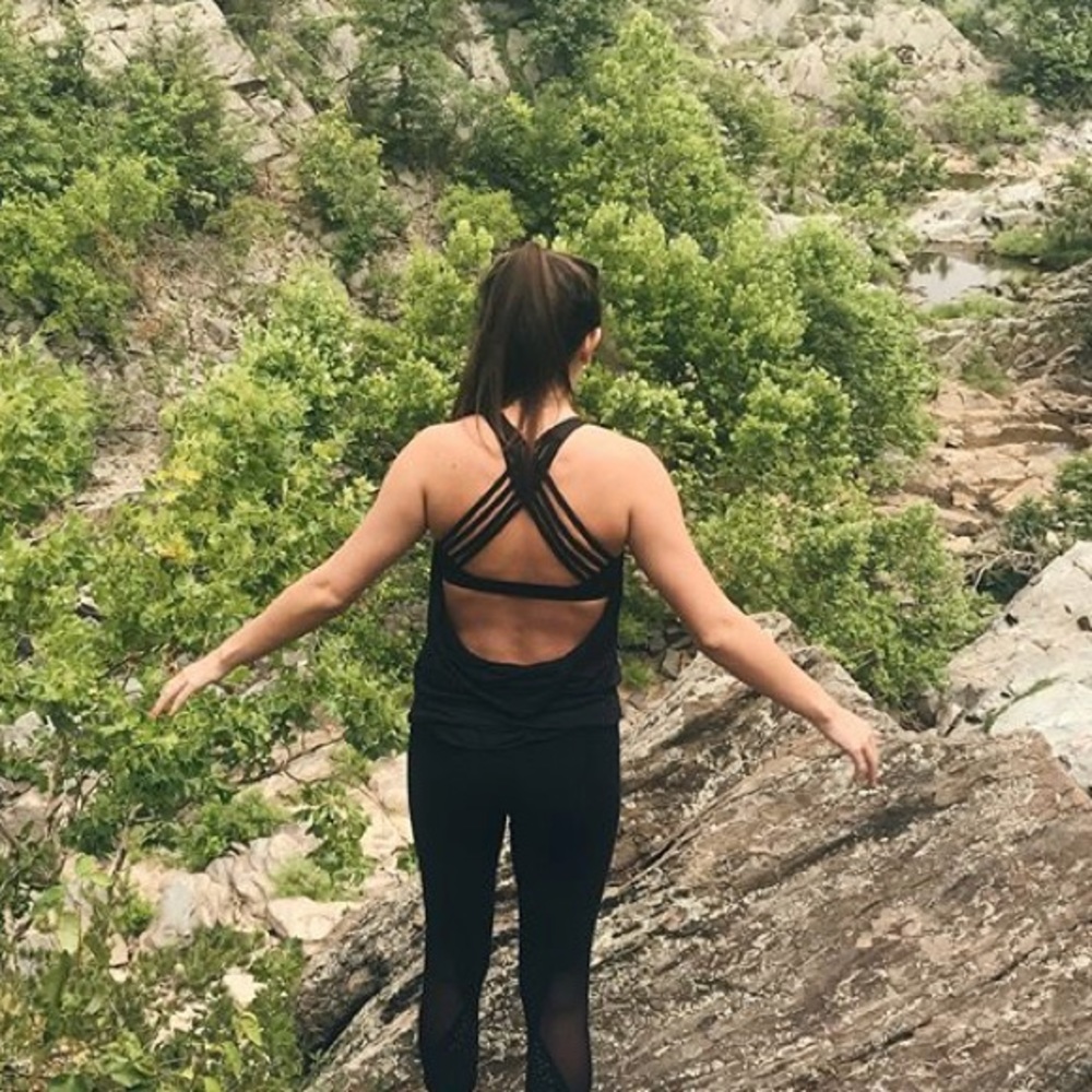 Lululemon open back built in sports bra tank